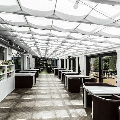 Кафе-бар у озера