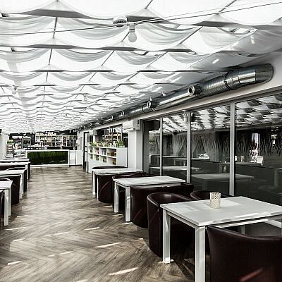 Кафе-бар у озера