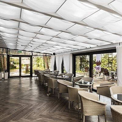 Кафе-бар у озера